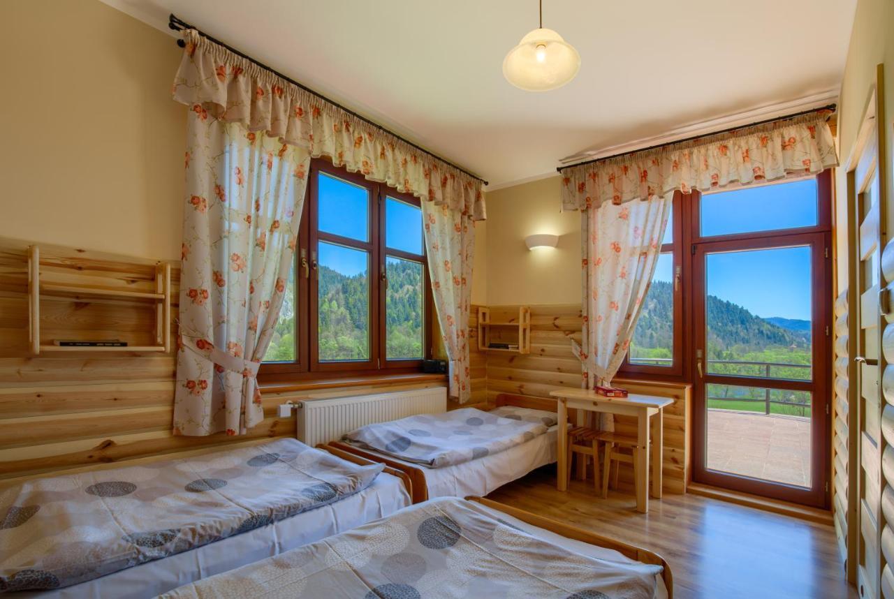 Schronisko Pttk Trzy Korony Bed & Breakfast Sromowce Nizne Exterior photo