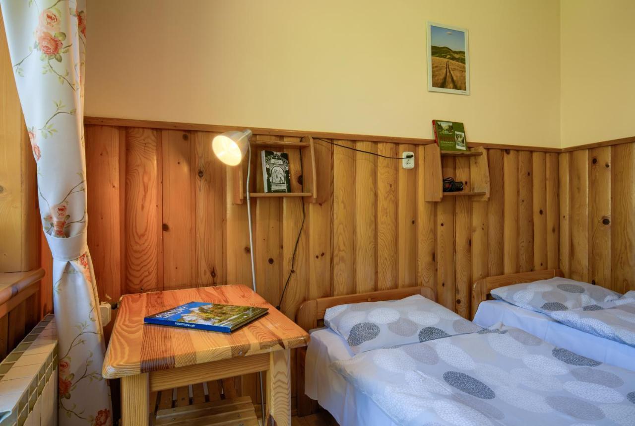 Schronisko Pttk Trzy Korony Bed & Breakfast Sromowce Nizne Exterior photo