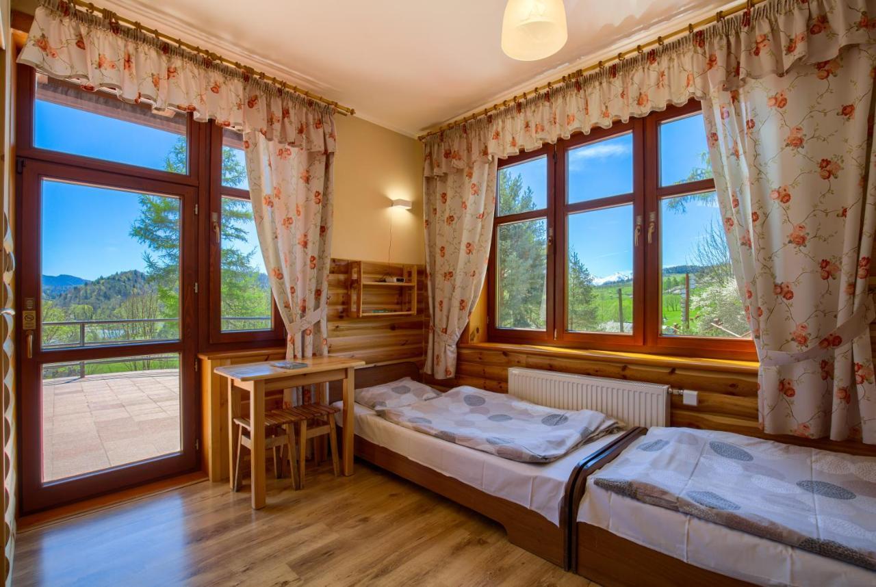 Schronisko Pttk Trzy Korony Bed & Breakfast Sromowce Nizne Exterior photo