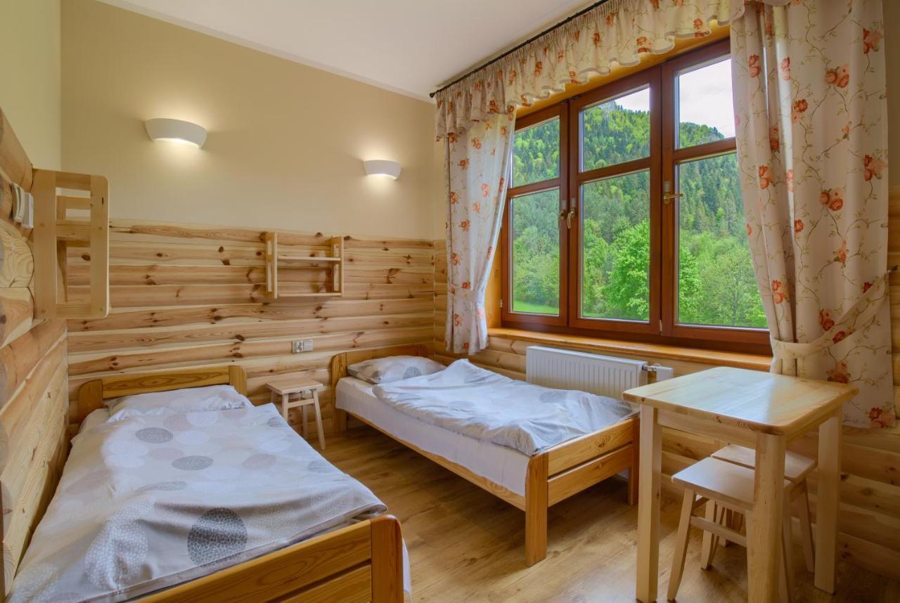 Schronisko Pttk Trzy Korony Bed & Breakfast Sromowce Nizne Exterior photo