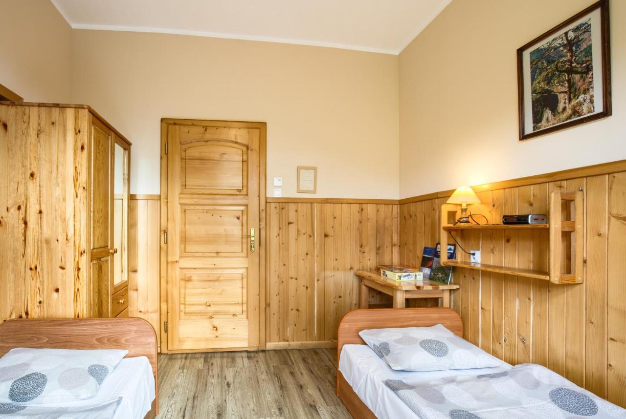 Schronisko Pttk Trzy Korony Bed & Breakfast Sromowce Nizne Exterior photo