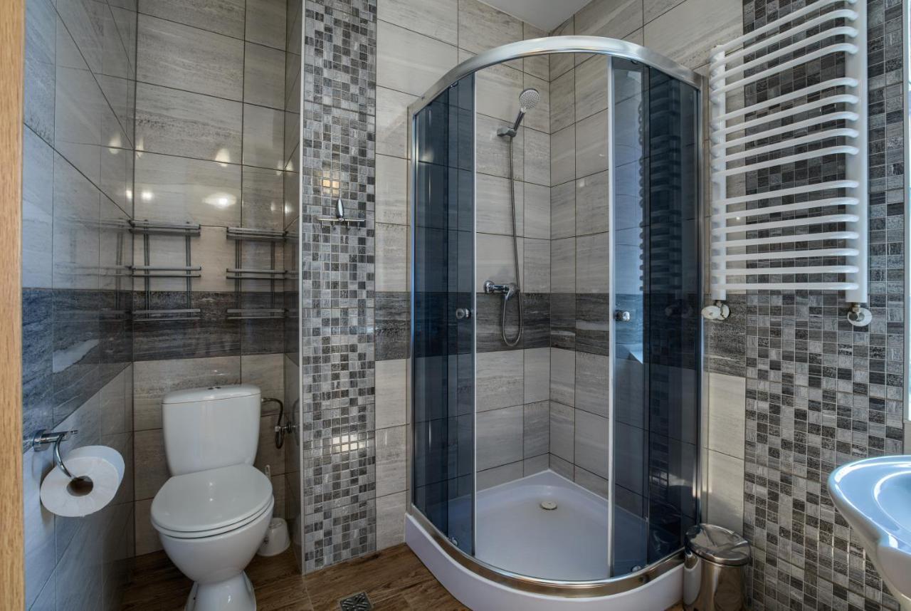 Schronisko Pttk Trzy Korony Bed & Breakfast Sromowce Nizne Exterior photo