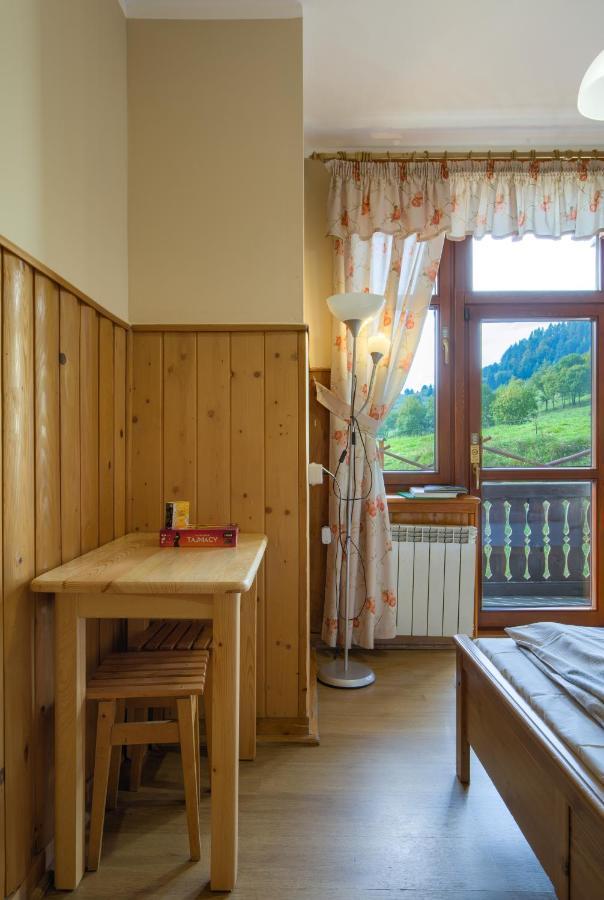 Schronisko Pttk Trzy Korony Bed & Breakfast Sromowce Nizne Exterior photo