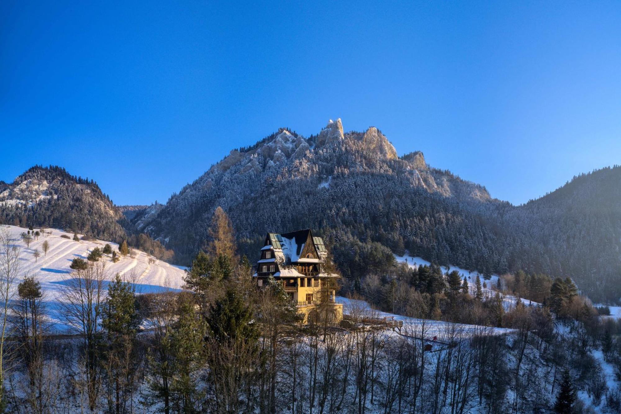 Schronisko Pttk Trzy Korony Bed & Breakfast Sromowce Nizne Exterior photo