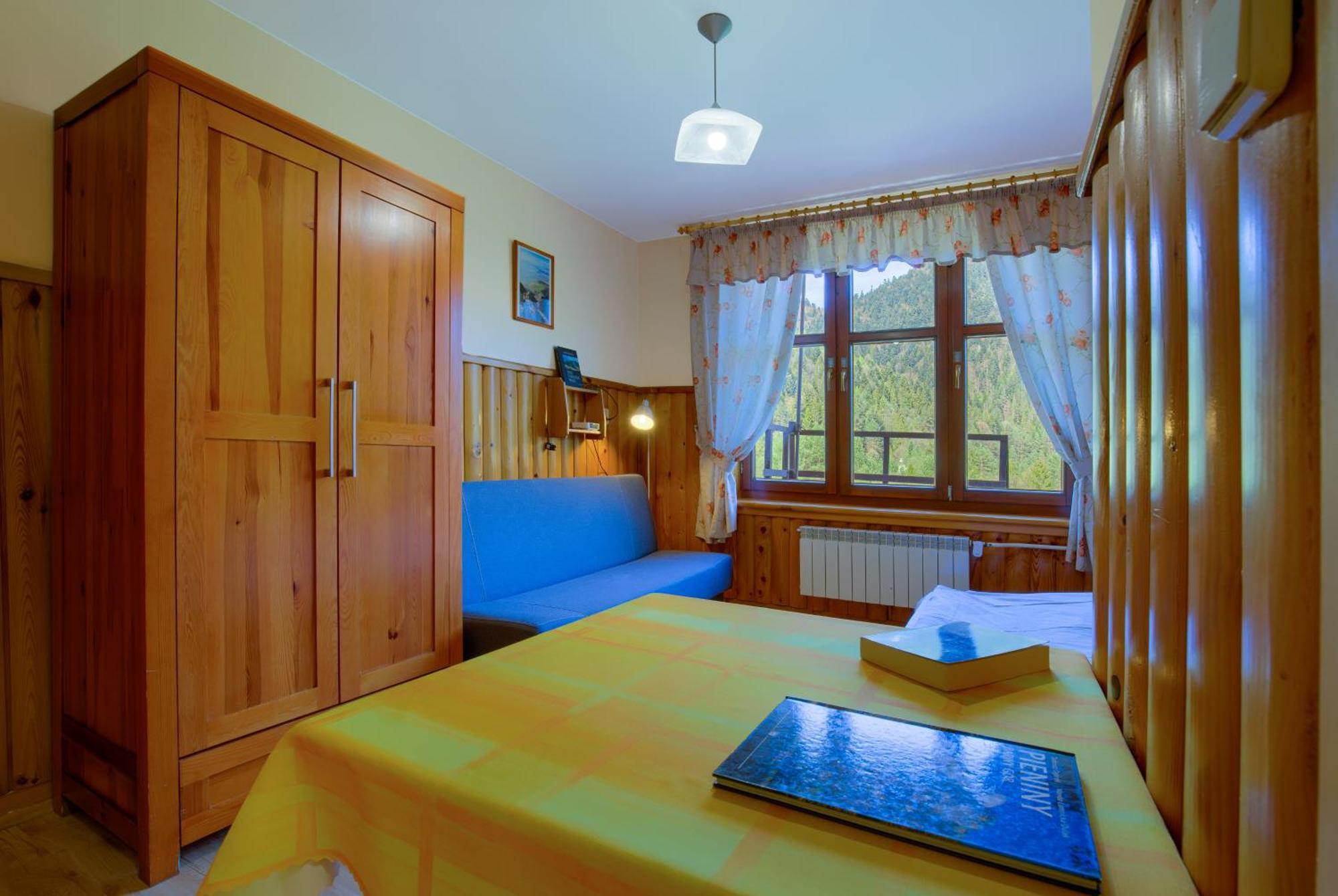 Schronisko Pttk Trzy Korony Bed & Breakfast Sromowce Nizne Exterior photo